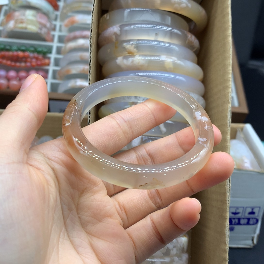 【闪购商品】玛瑙/玉髓手镯未镶嵌糯**子