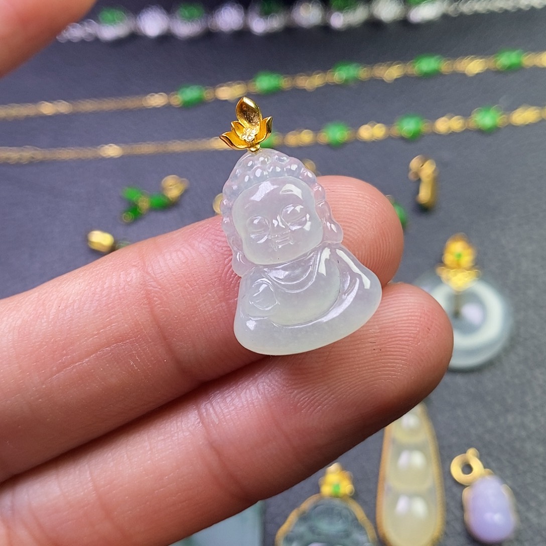 颈饰18K金镶嵌翡翠