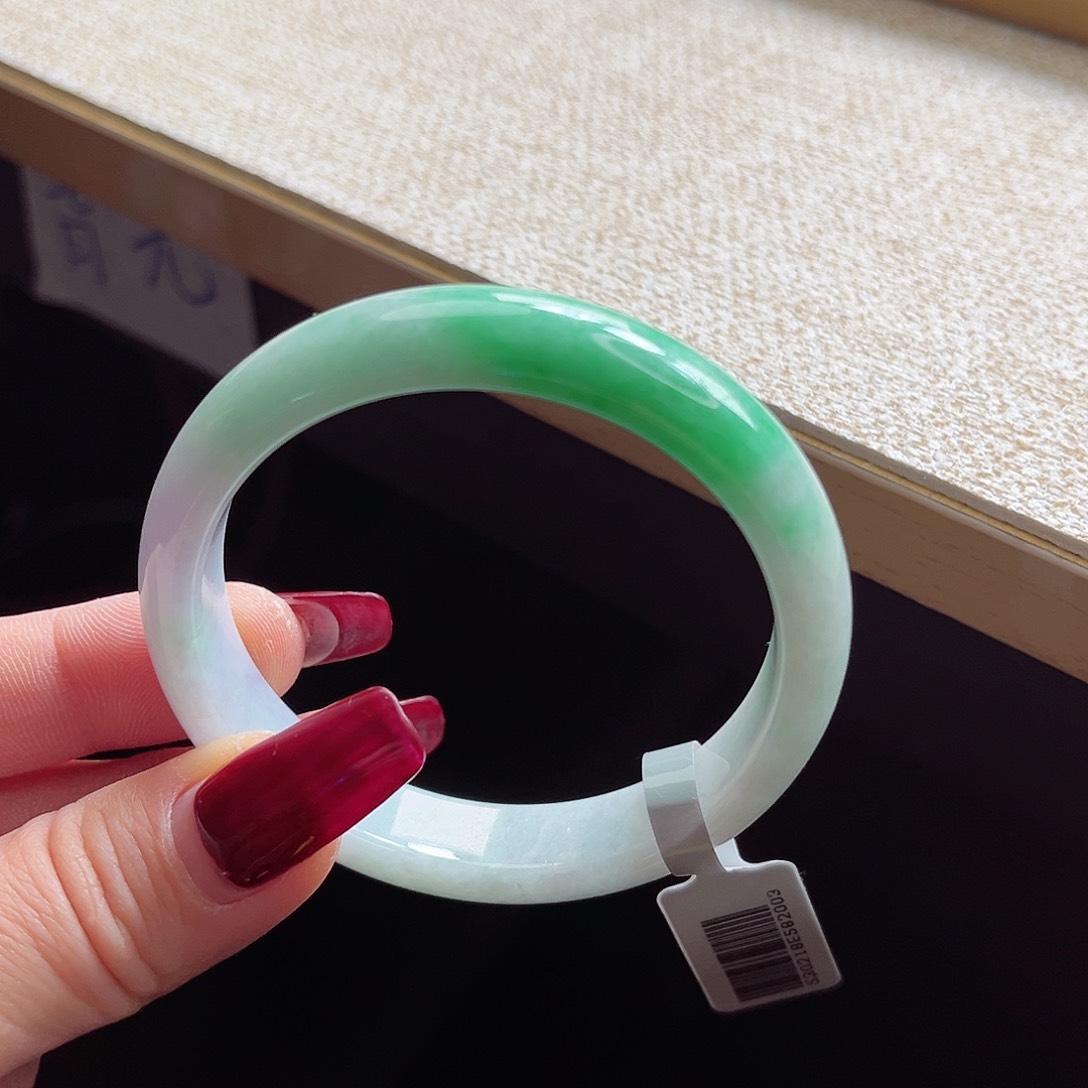 翡翠手镯未镶嵌手镯