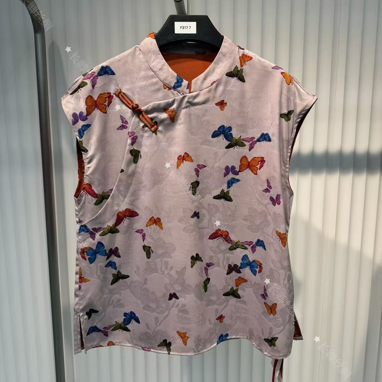 新中式国风彩蝶盘扣绸缎花萝上衣女FY5031001