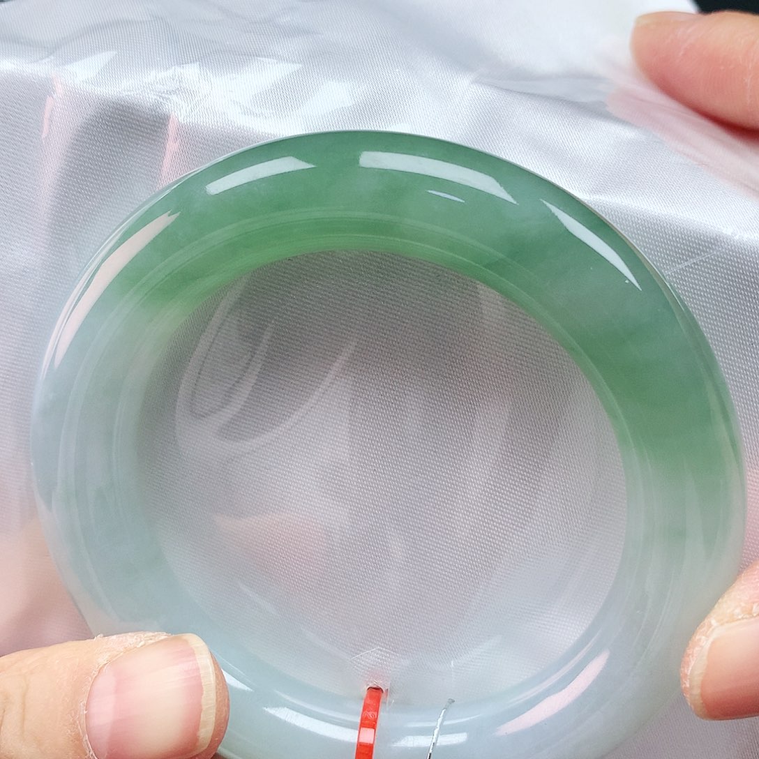 翡翠手镯未镶嵌54胖
