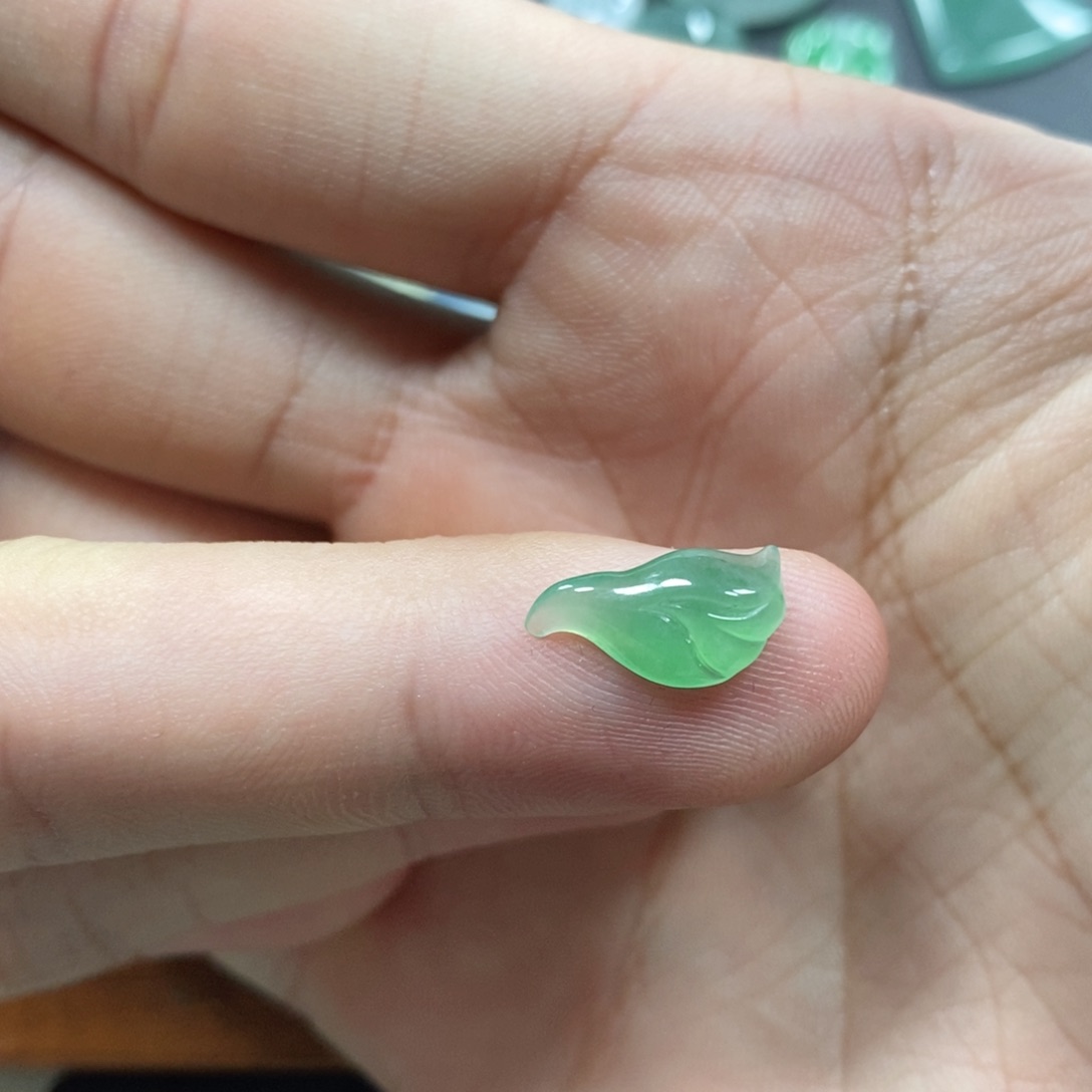 翡翠挂件未镶嵌翡翠珠宝翡翠珠宝