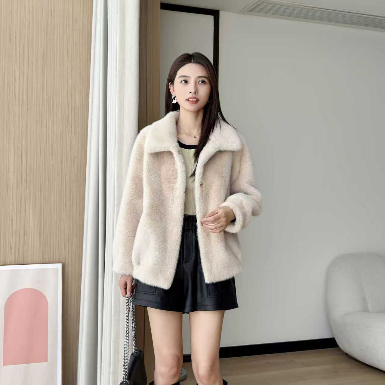 女短外套女士白色毛绒圆领外套女士百搭大衣毛绒翻领