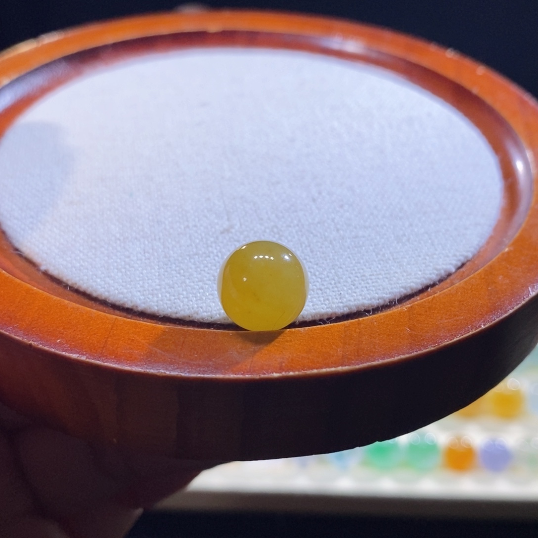 翡翠未镶嵌吊坠(不含链)翡翠秋香黄珠卡11.3