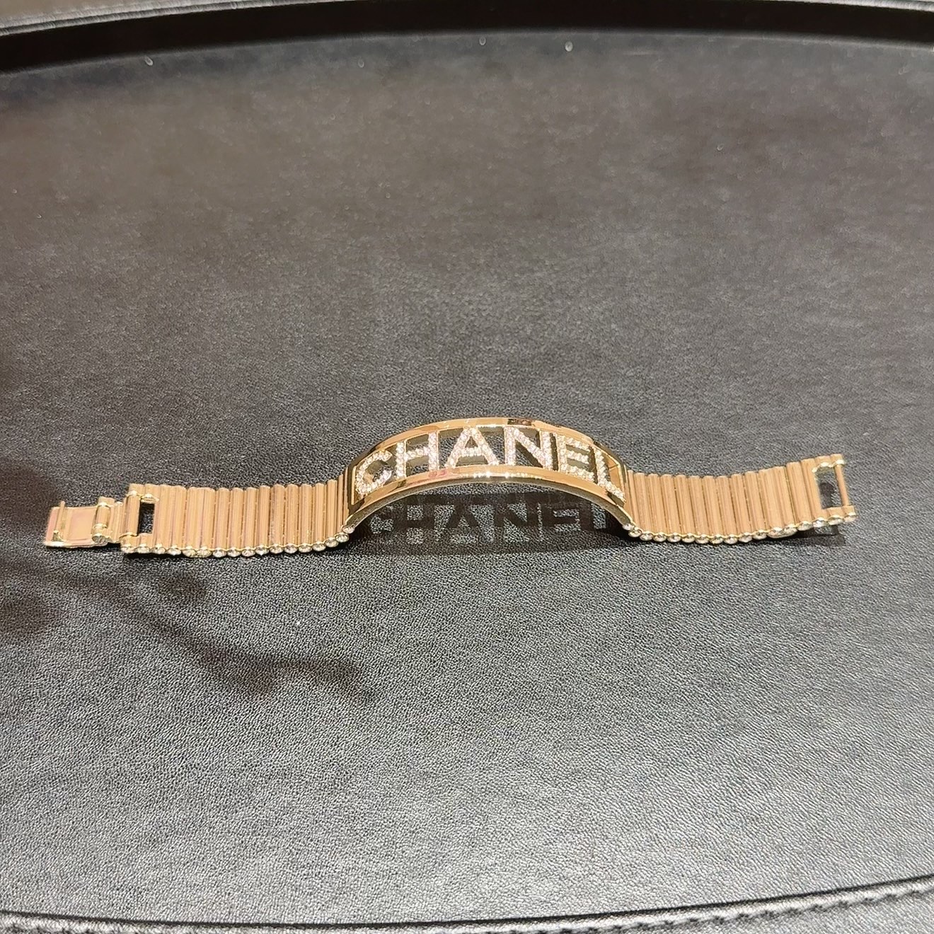 99新 Chanel/香奈儿 26-23P淡金色闪钻字母logo手镯S码 