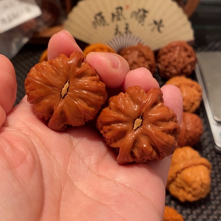 文玩核桃吊坠白狮子691