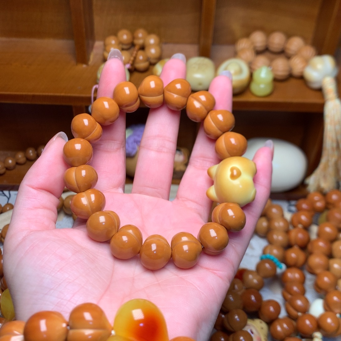 把件猴头核桃14玻璃底屁桃手串柯基