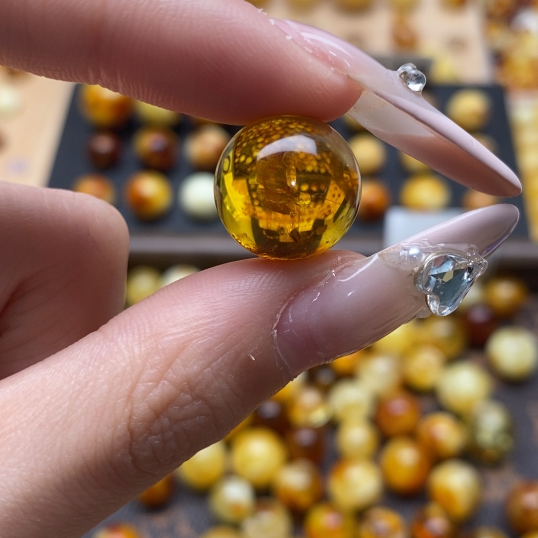 H***n琥珀未镶嵌珠宝奇石蜜蜡