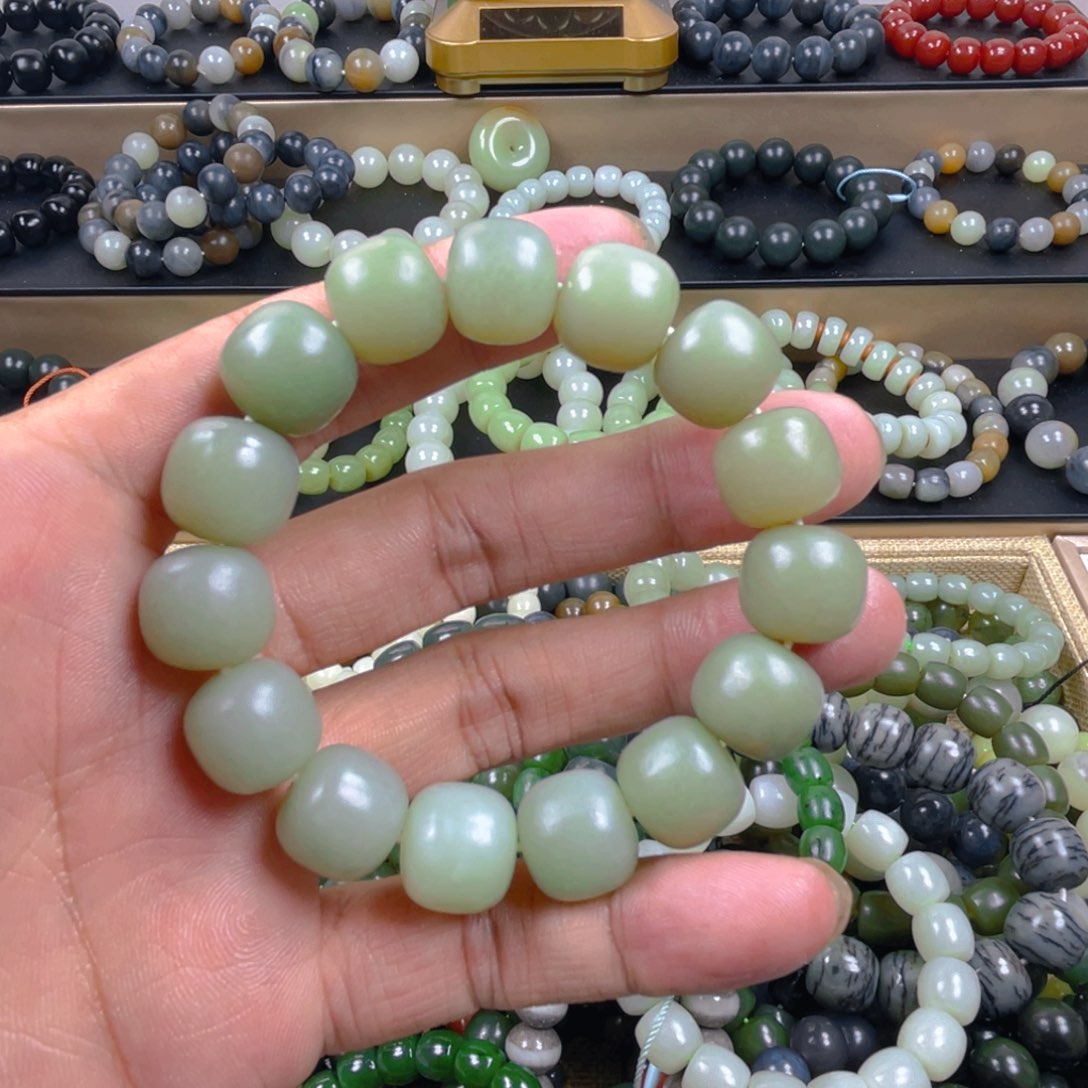 未镶嵌和田玉手串