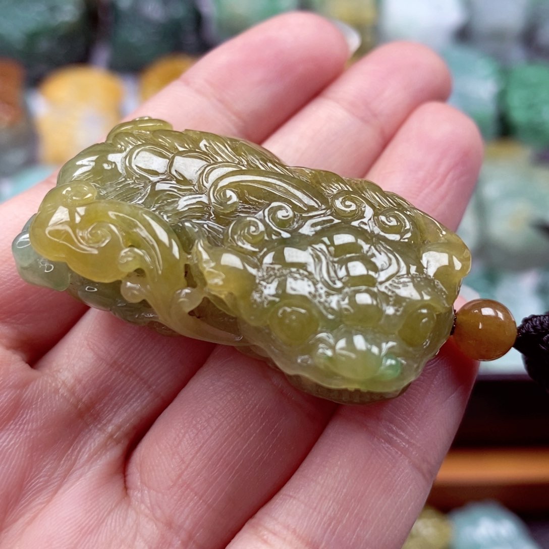 翡翠颈饰未镶嵌翡翠