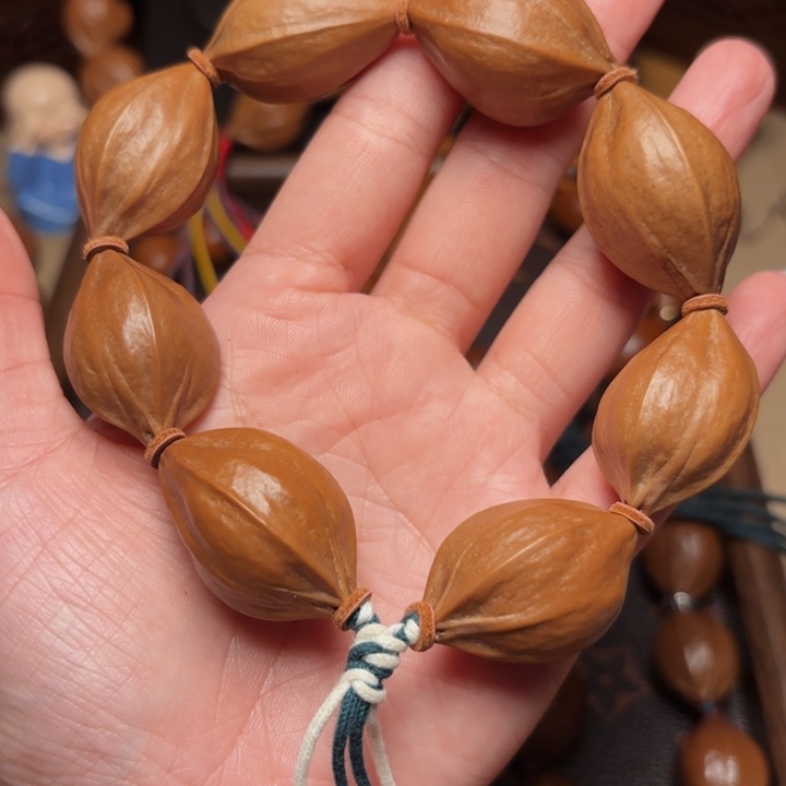 只****橄榄核摆件2.2铁核四花