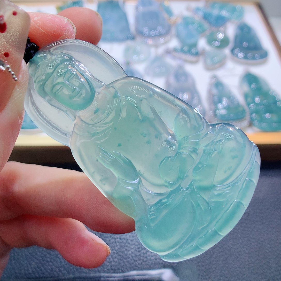 翡翠颈饰未镶嵌翡翠