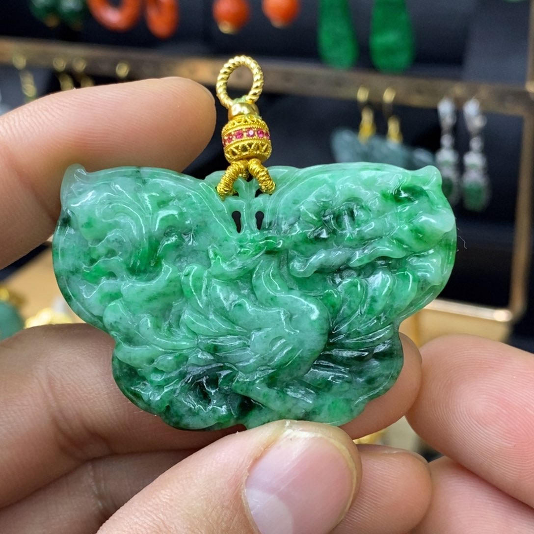 颈饰未镶嵌翡翠吊坠