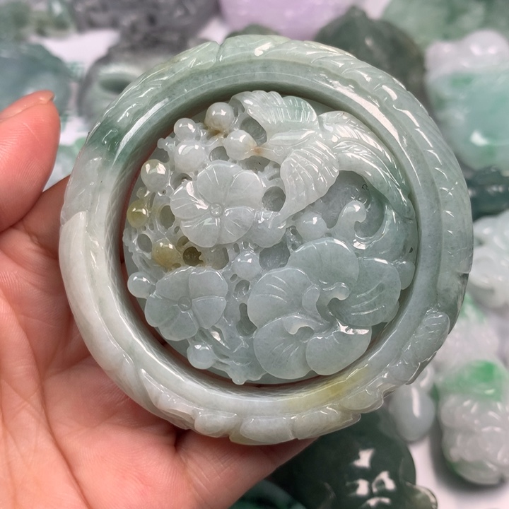 苏***玉翡翠未镶嵌颈饰翡翠