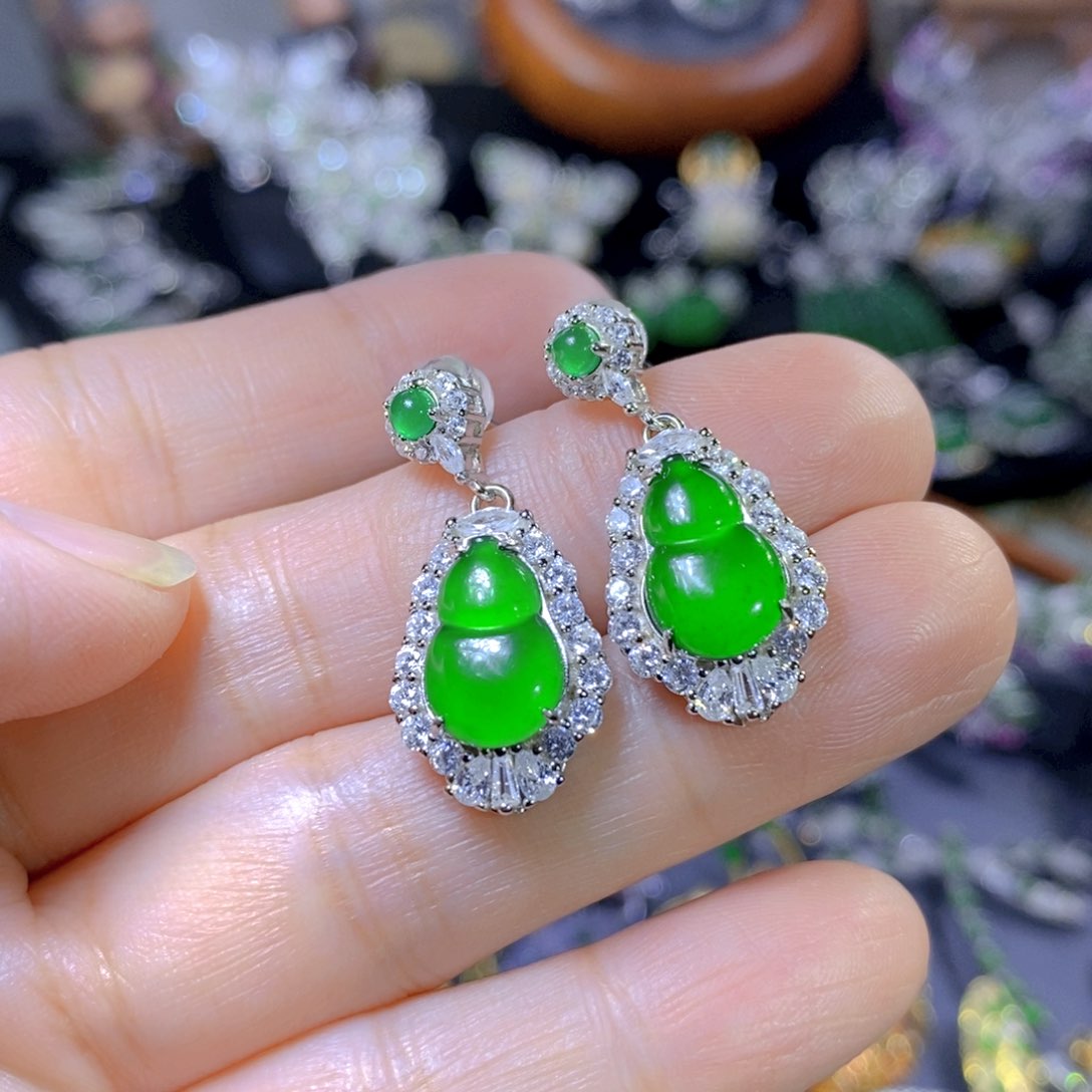 翡翠颈饰银S925镶嵌天然翡翠