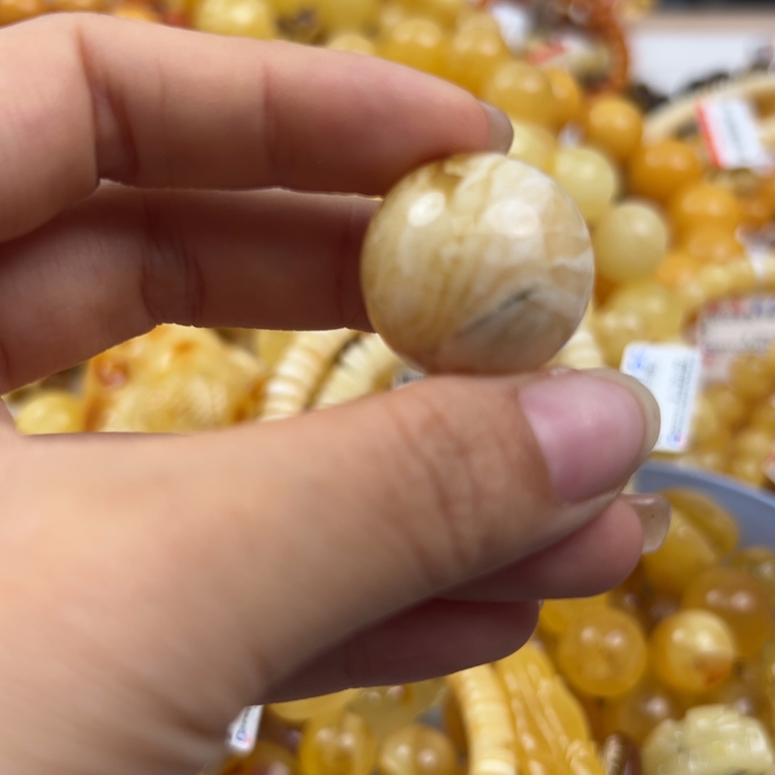 未镶嵌琥珀珠宝奇石