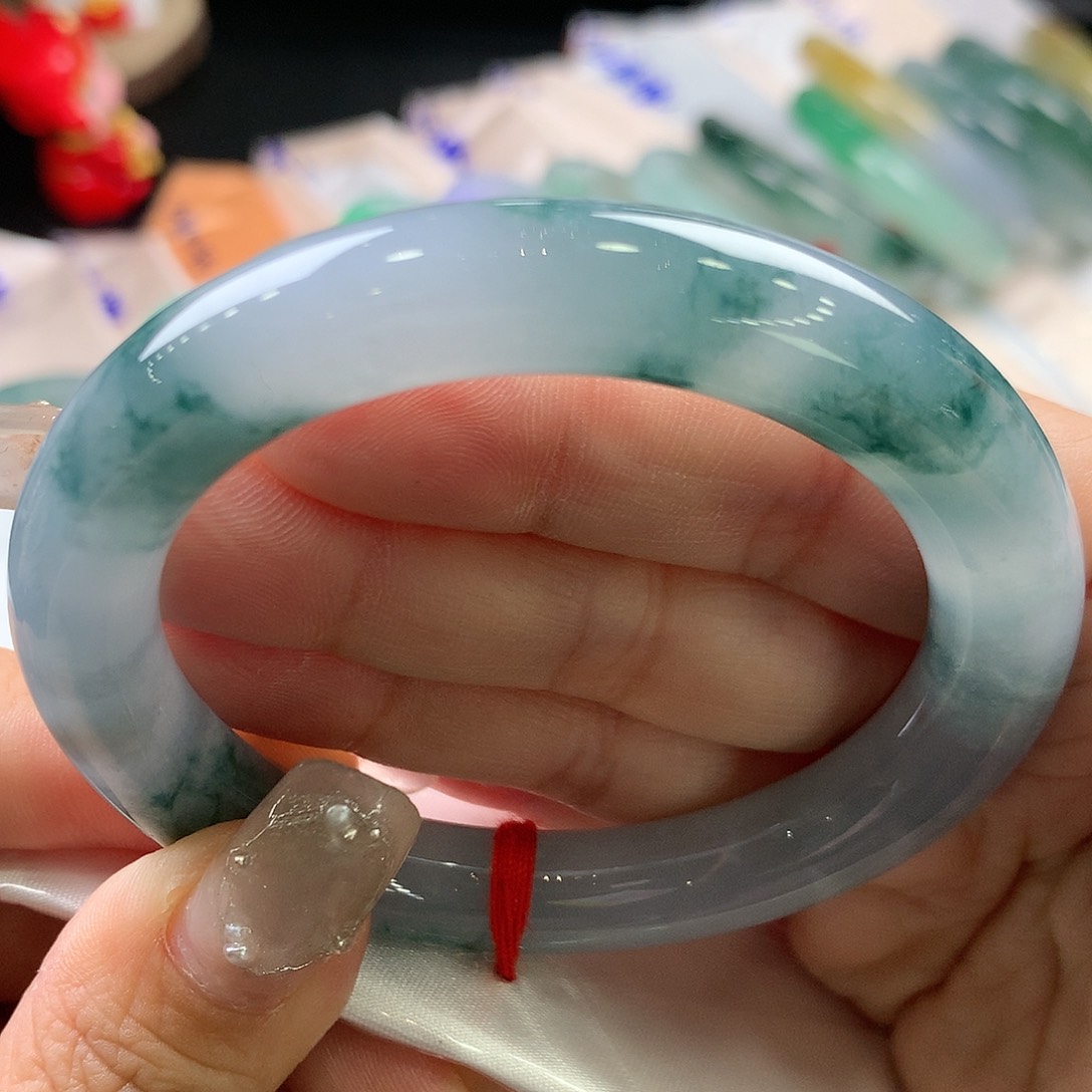 翡翠未镶嵌手镯52.5圆条