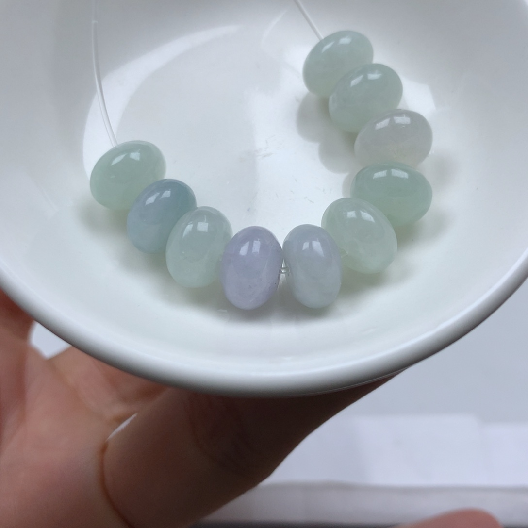 翡翠颈饰未镶嵌卡6✖️10鼓珠。10颗。