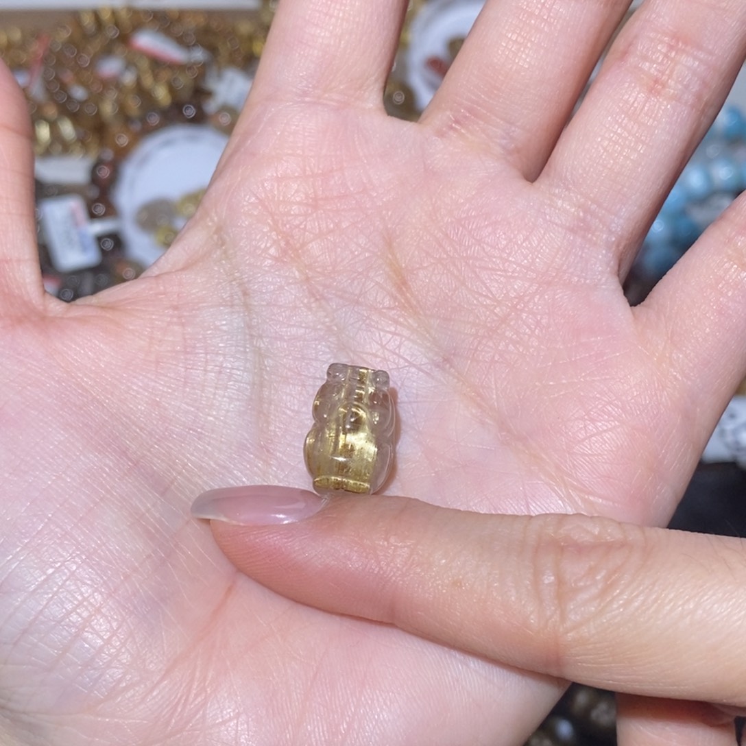 晚***蓝水晶手串未镶嵌钛金貔貅