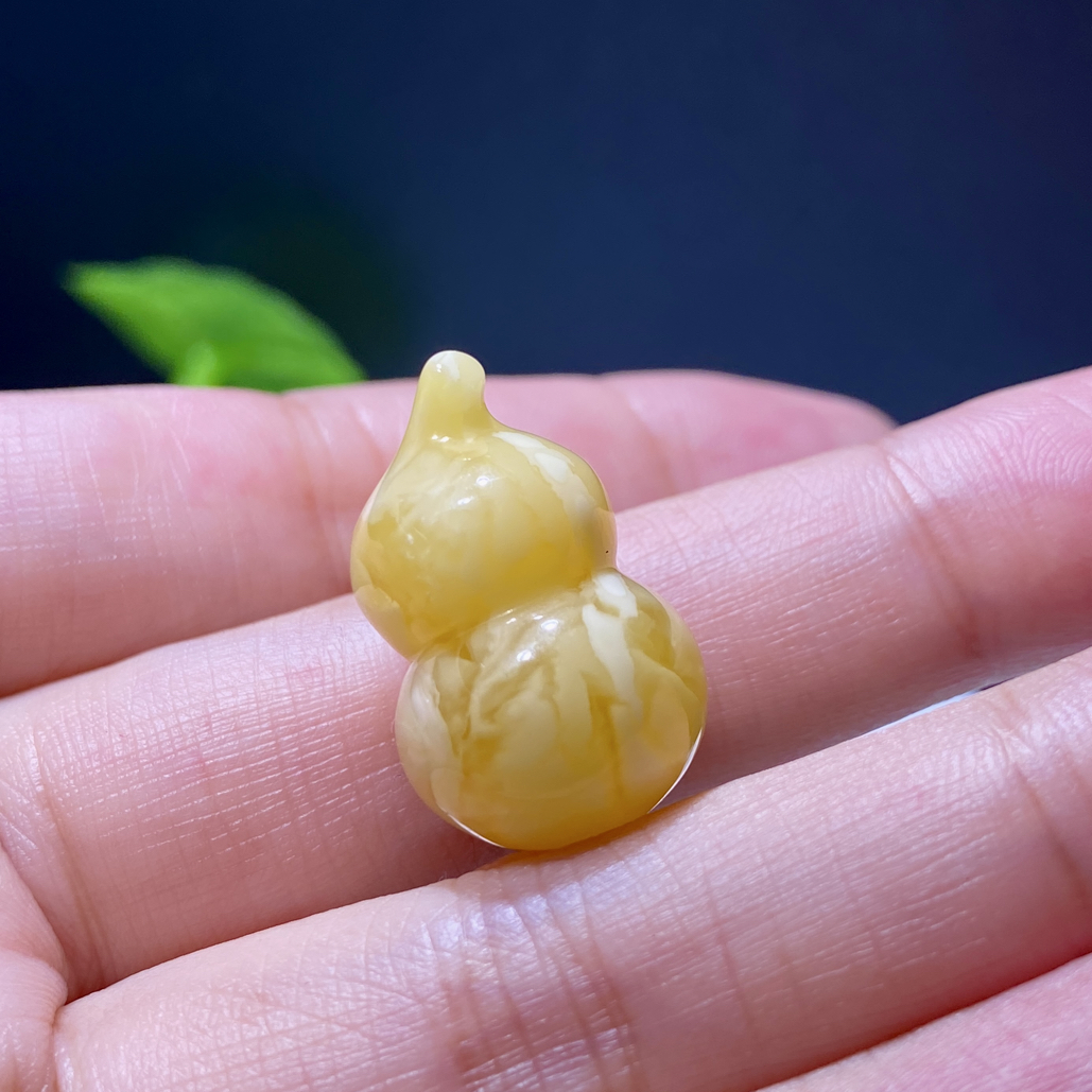 天然原矿蜜蜡妖花精工葫芦尺寸：14.6*23.4mm