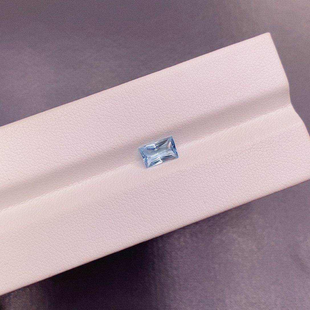 裸石海蓝宝石0.69克拉