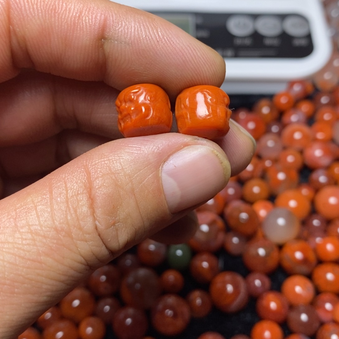 未镶嵌267号老型两个南红玛瑙