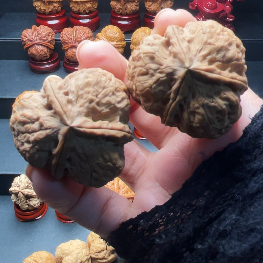 文玩核桃吊坠玉壁三