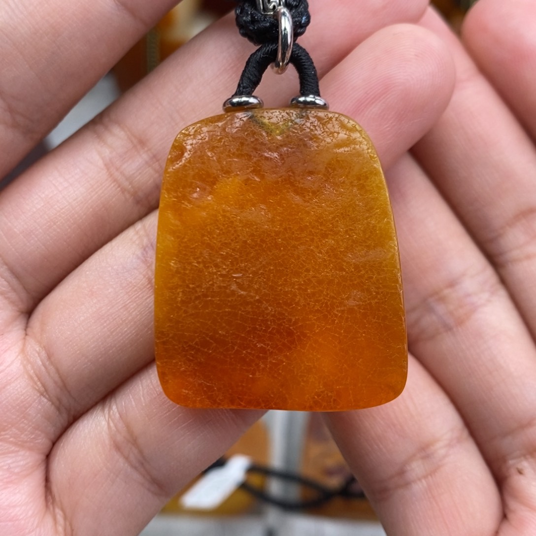 琥珀吊坠(赠链)未镶嵌