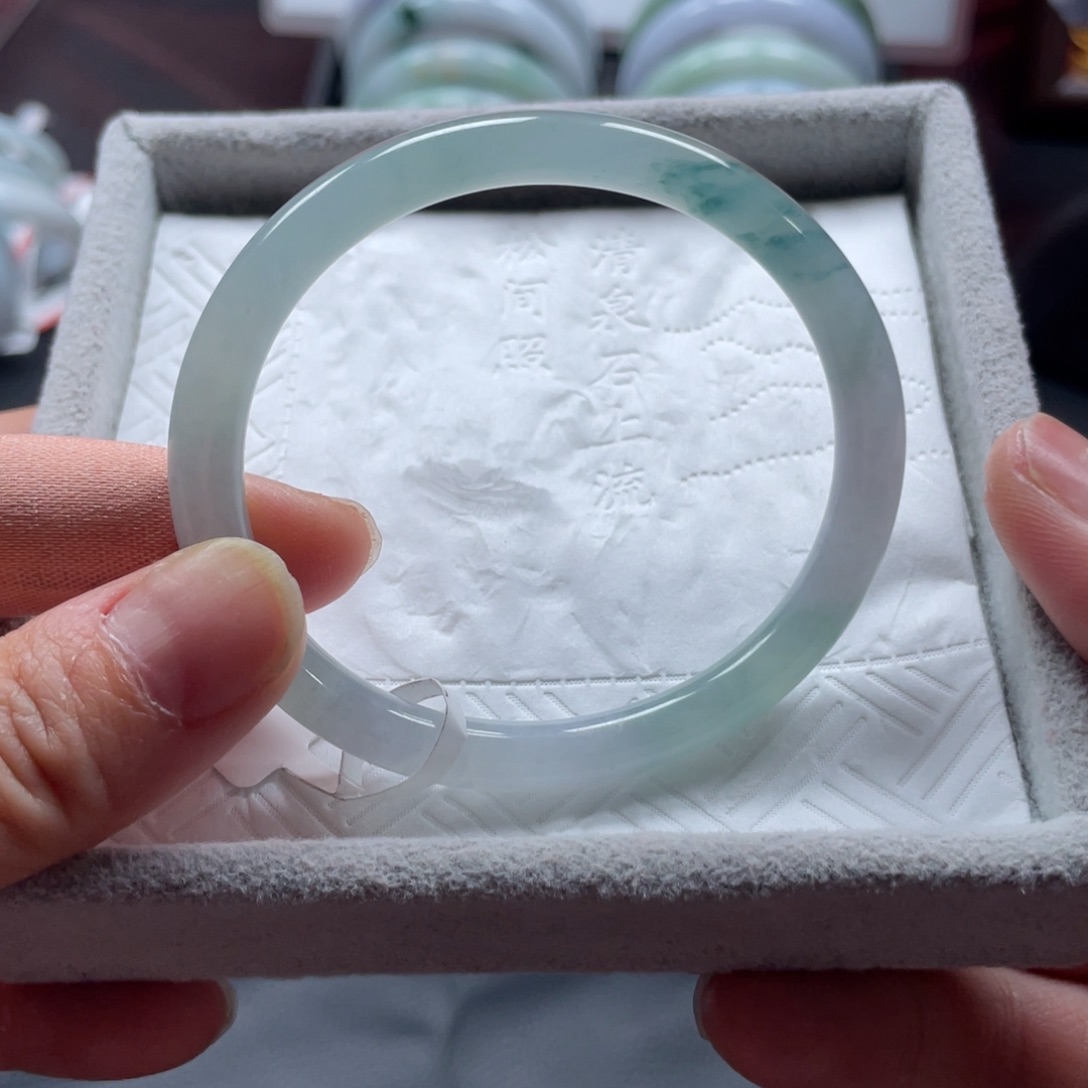 翡翠未镶嵌手镯手镯