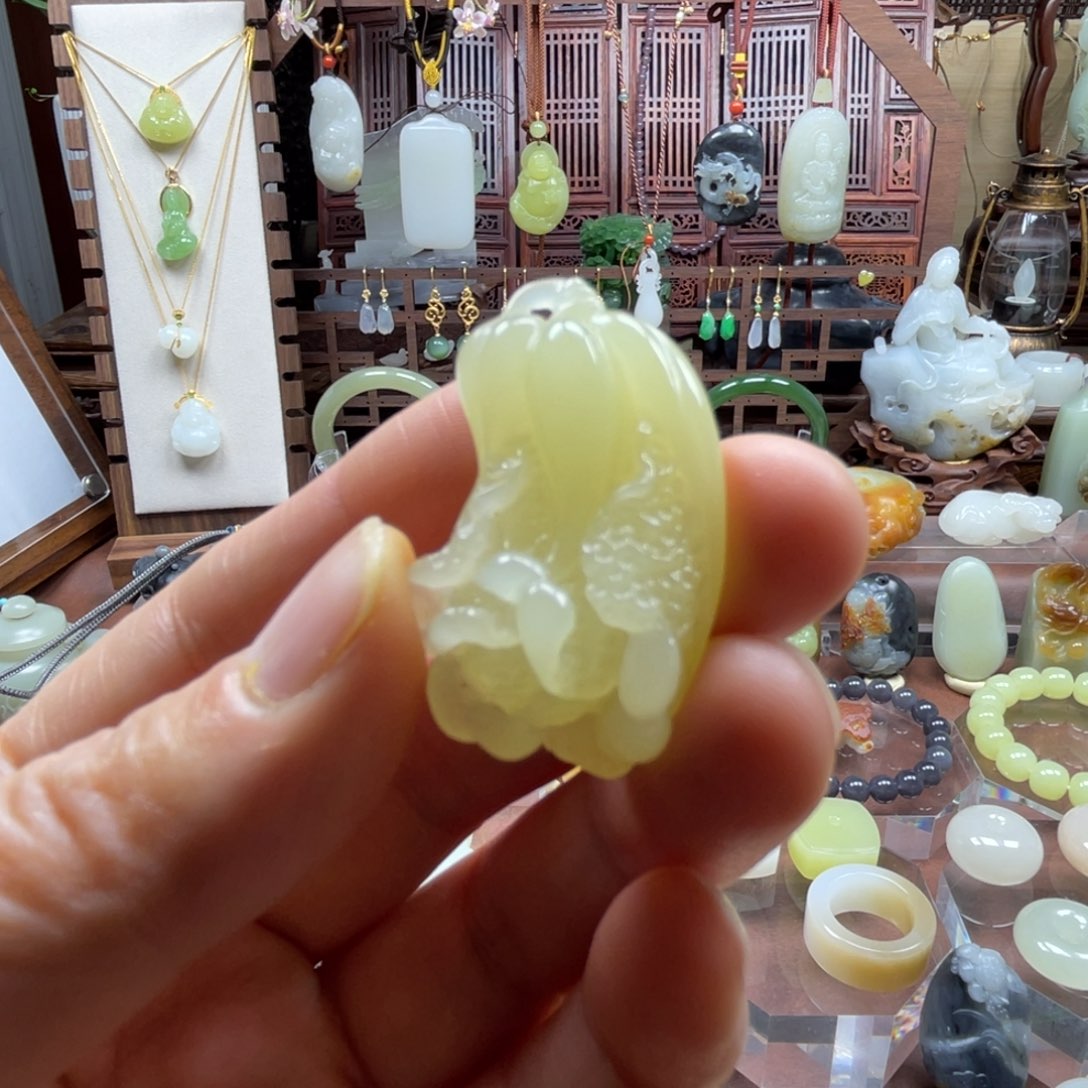 和田玉未镶嵌挂件