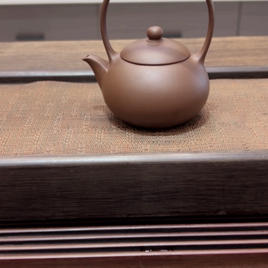 紫砂茶壶本地紫泥半手工瑕（180 cc）