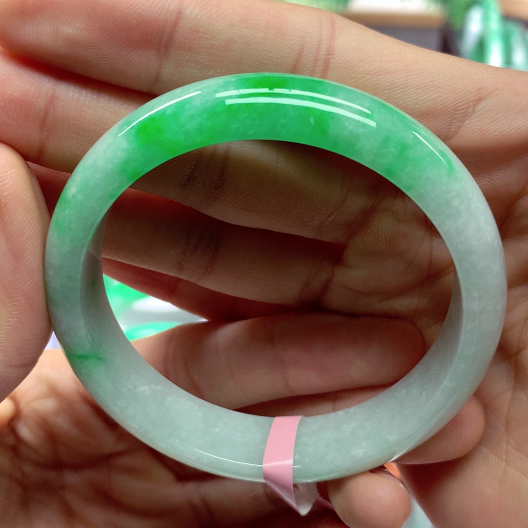 翡翠手镯未镶嵌缅甸翡翠