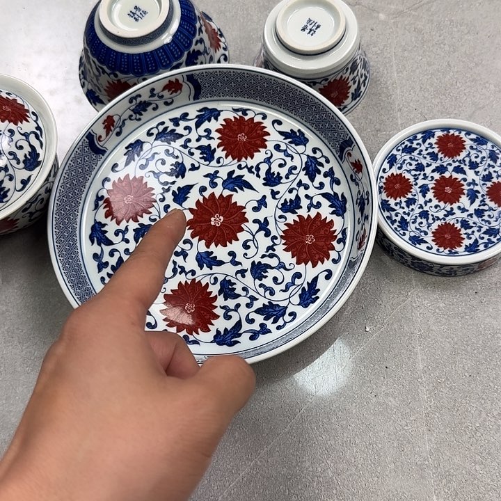 摆件釉里红缠枝莲五件套