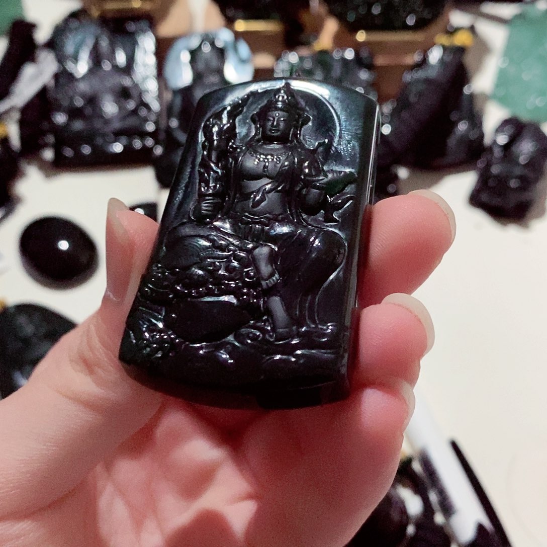 翡翠颈饰未镶嵌翡翠a