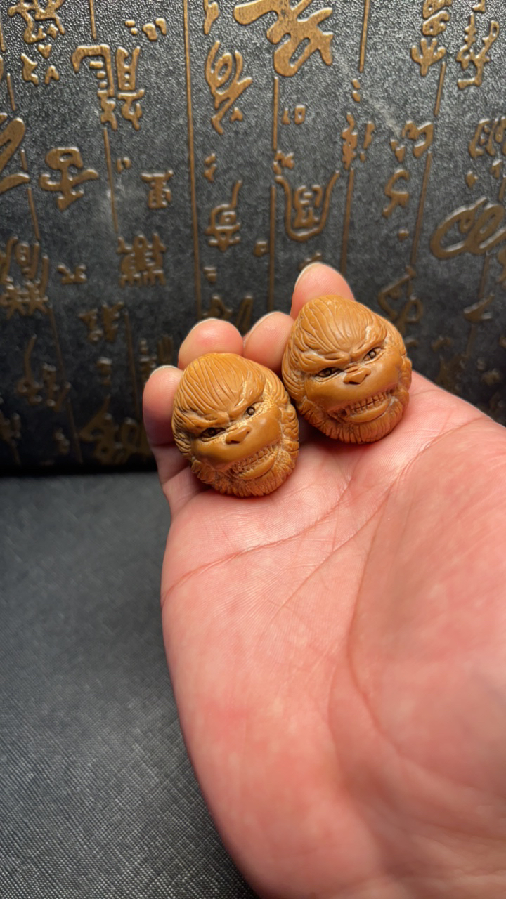 大橄榄核雕刻猴子手把件一对新店福利