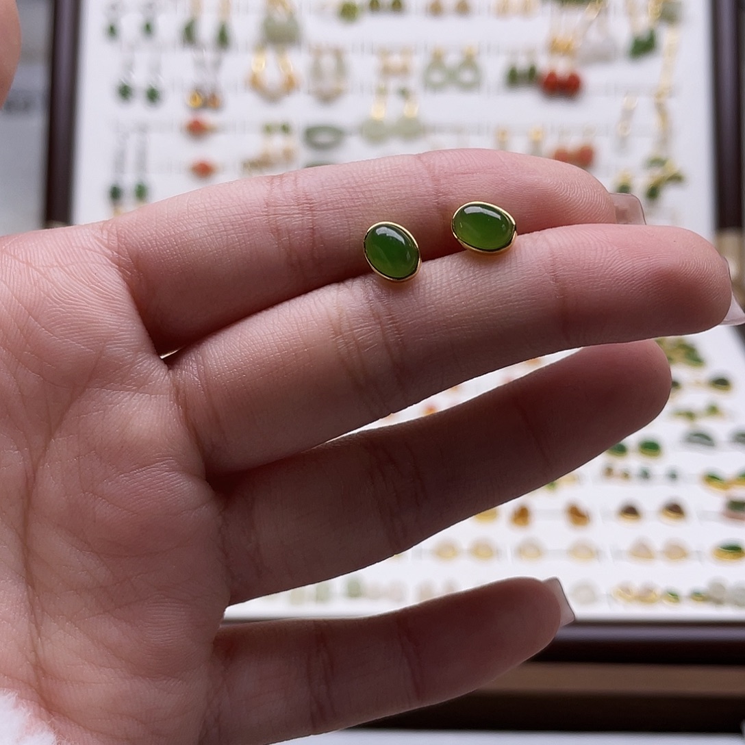 和田玉未镶嵌耳饰