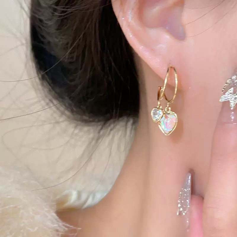铜合金耳饰 百搭灵动炫彩小爱心短坠无耳洞蚊香盘耳夹