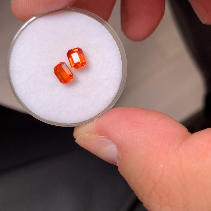 蓝宝石裸石未镶嵌