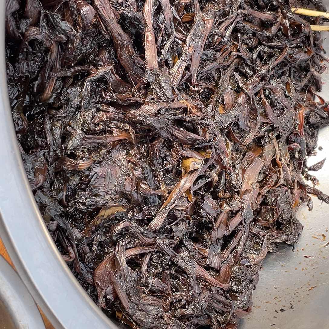 中国大陆花菜叶烀的黑咸菜一斤