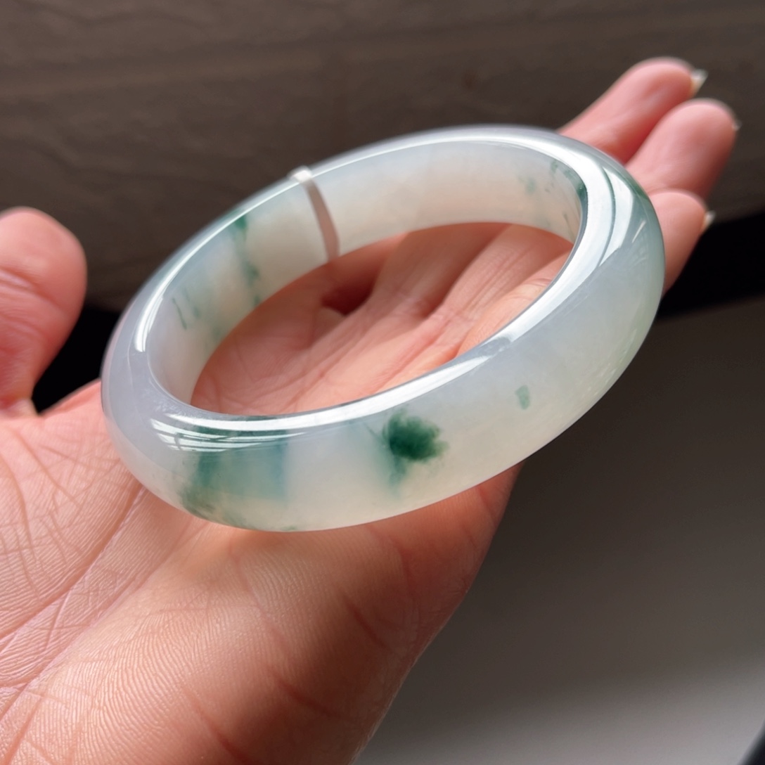 翡翠手镯未镶嵌57.8圈三天鉴赏期