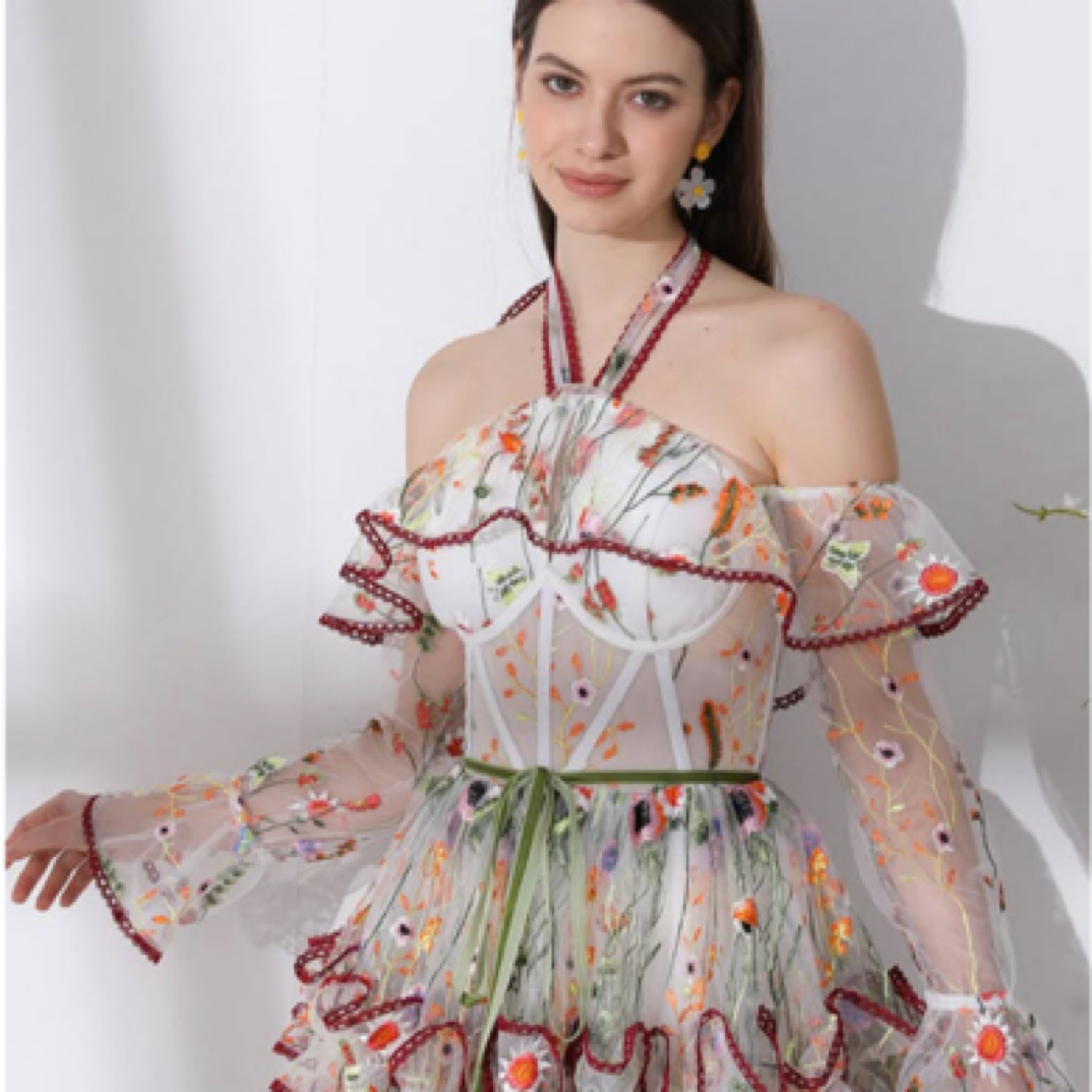 田园清新甜美彩色绣花网纱布料蕾丝面料礼服花草服装裙子布料1米