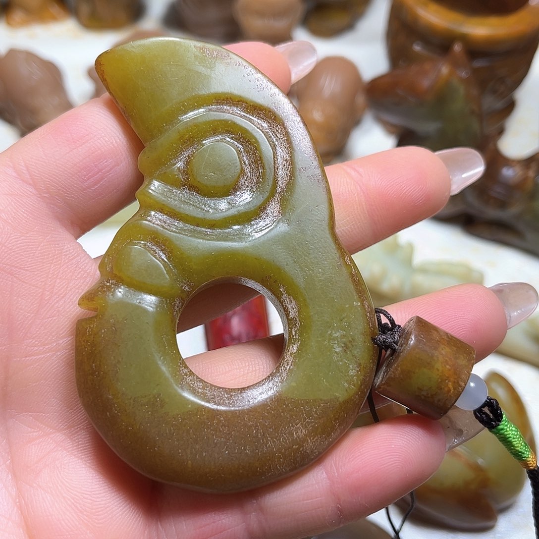 白玉菩提吊坠白玉菩提吊坠