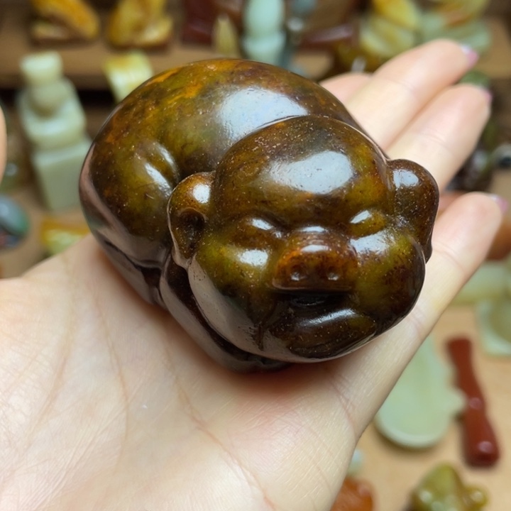 蛇纹石玉未镶嵌颈饰