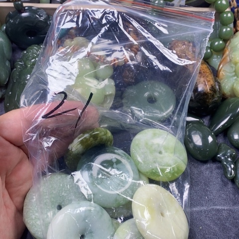 未镶嵌蛇纹石玉手链