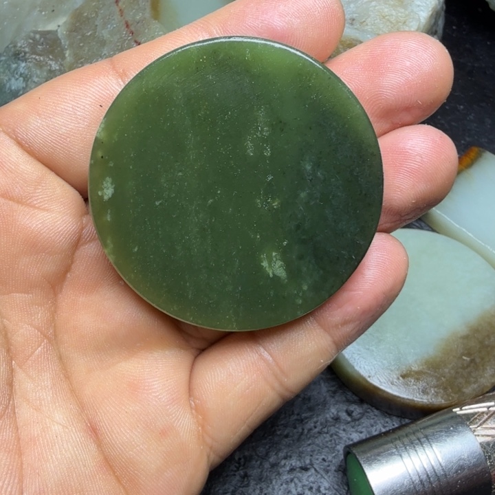 和田玉（糖玉）未镶嵌珠宝奇石