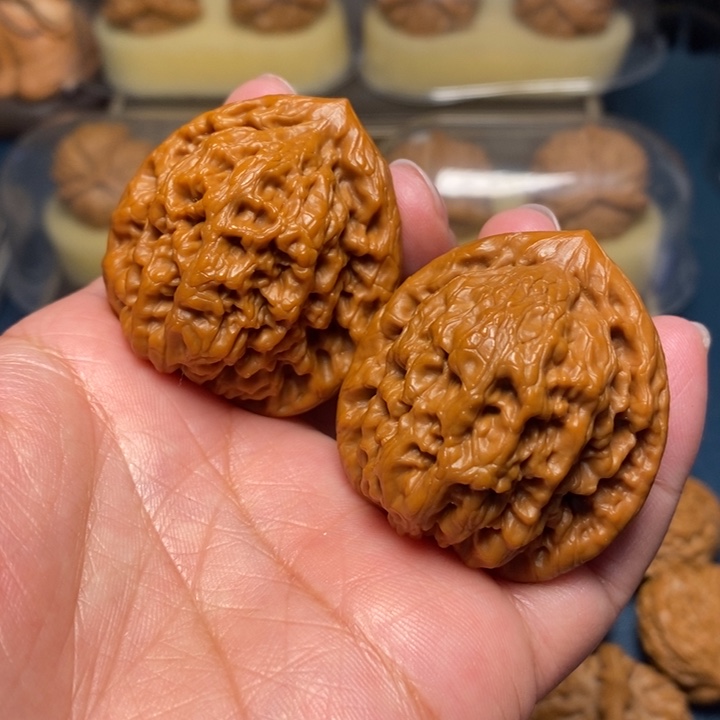 【闪购商品】文玩核桃把件金公子