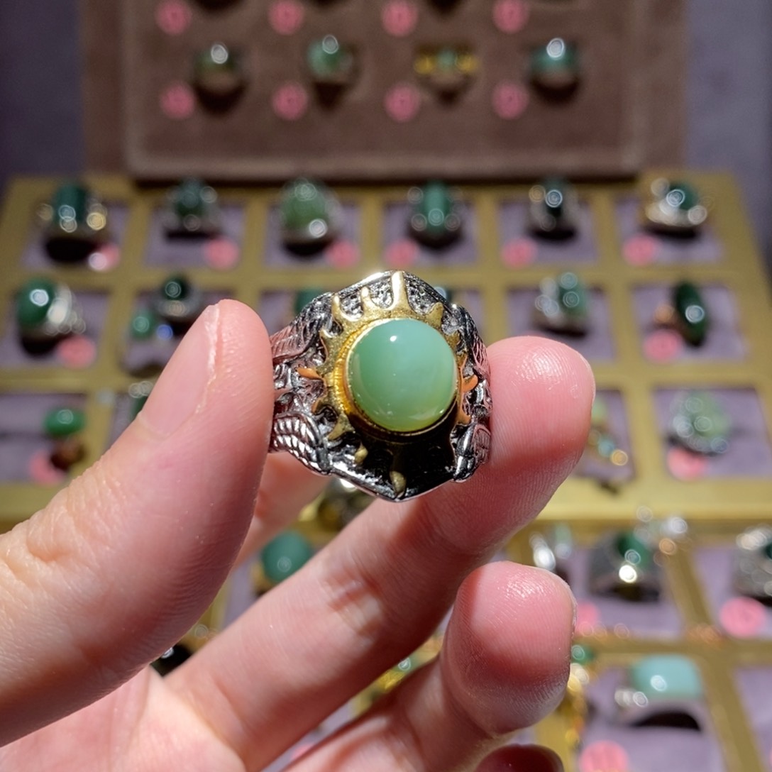 和田玉（碧玉）戒指未镶嵌