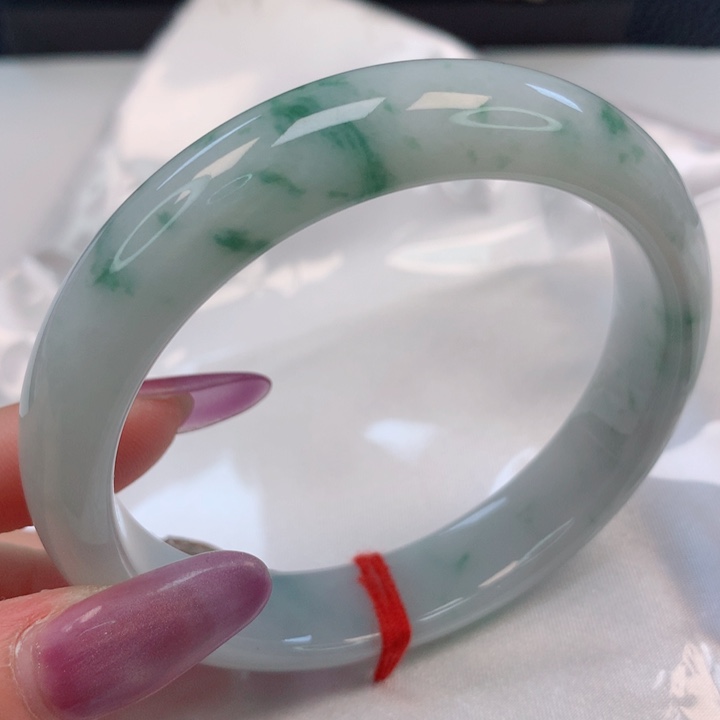 翡翠手镯未镶嵌59圈