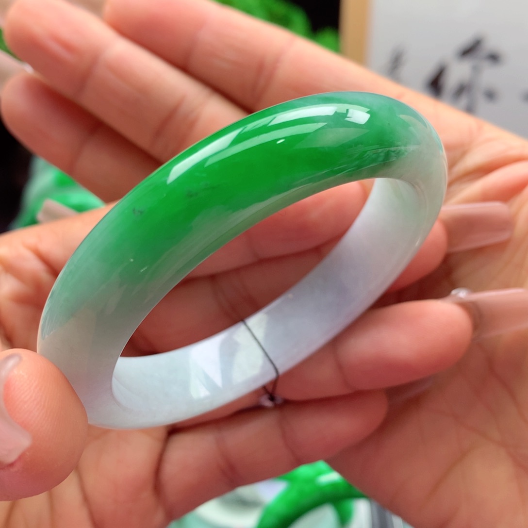 未镶嵌手镯翡翠缅甸