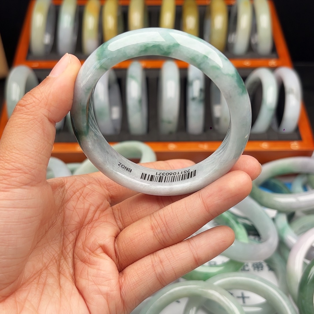 翡翠未镶嵌手镯56-58 x5 38